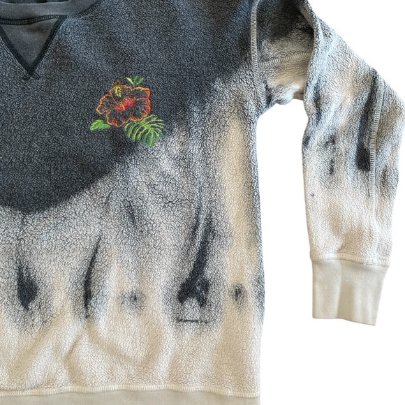 Embroidered hibiscus flower tie dye American eagle sweatshirt women’s small - Picture 2 of 3